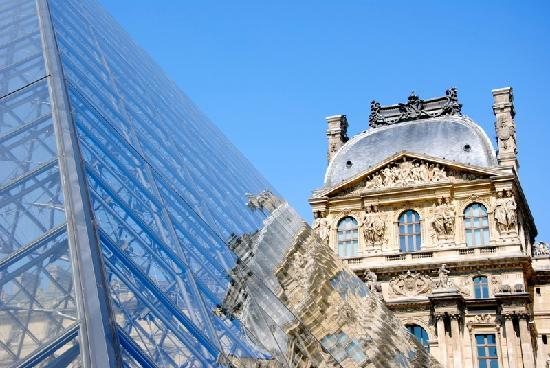 The elegant Louvre Gardens