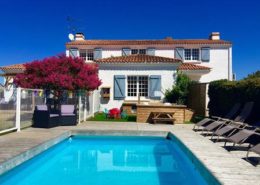 Beau Rivage Villa for rent, Vendee, swimming pool