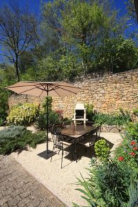 La Petit Baronnie gite Dordogne garden