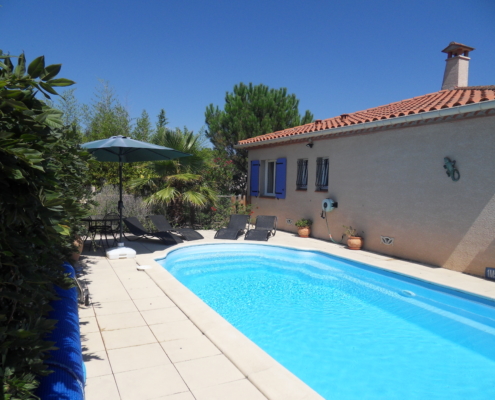 Large 10 x 5 M private heated pool