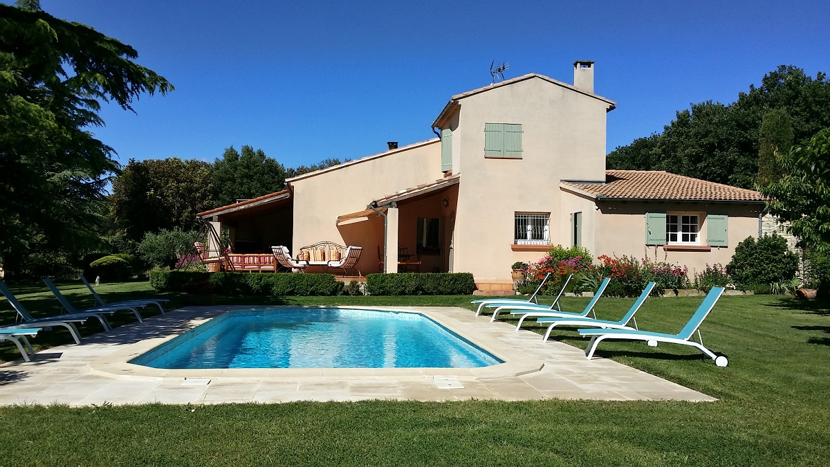 Family villa with pool near Avignon - Les Vignes Blanches