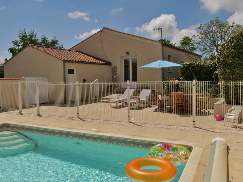 French House with pool
